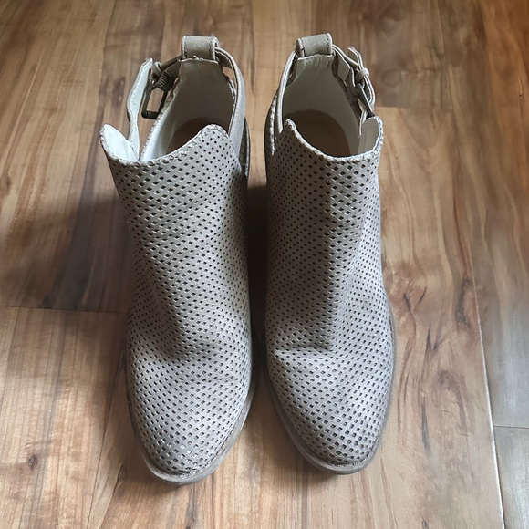 QUPID Perforated Cutout Womens Booties - Picture 5 of 10